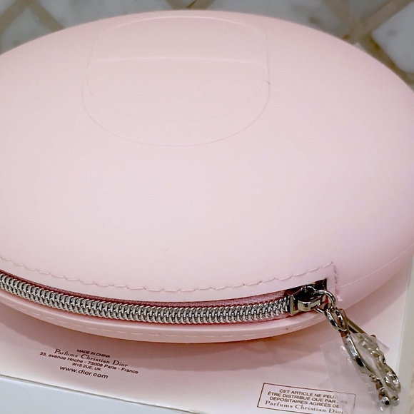 New DIOR GWP Silicone Trousse Glow Pouch Makeup/Coin/Headphone Bag. - Picture 6 of 10